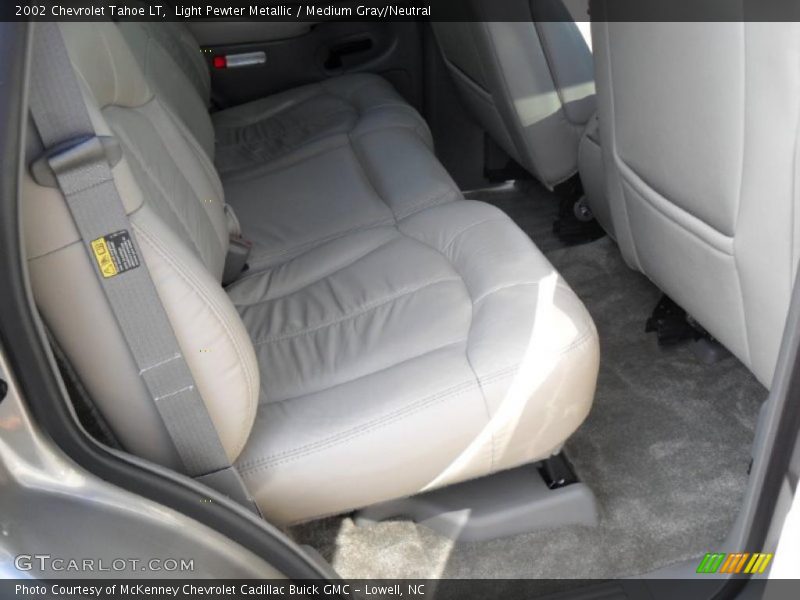 Light Pewter Metallic / Medium Gray/Neutral 2002 Chevrolet Tahoe LT