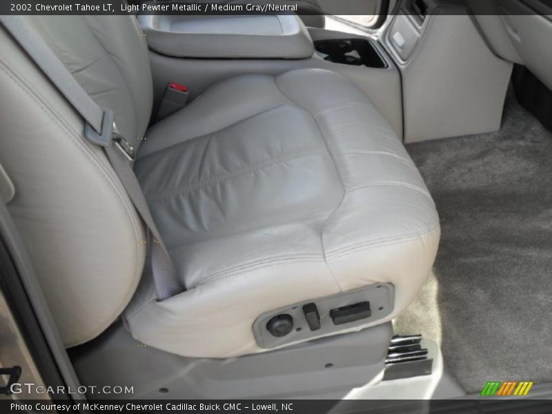 Light Pewter Metallic / Medium Gray/Neutral 2002 Chevrolet Tahoe LT