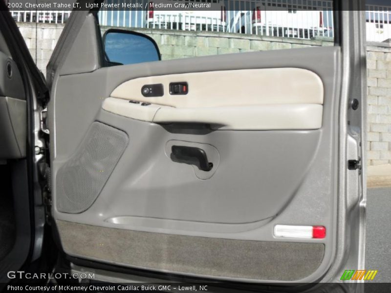 Light Pewter Metallic / Medium Gray/Neutral 2002 Chevrolet Tahoe LT