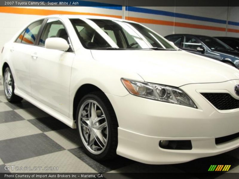 Super White / Ash 2007 Toyota Camry SE