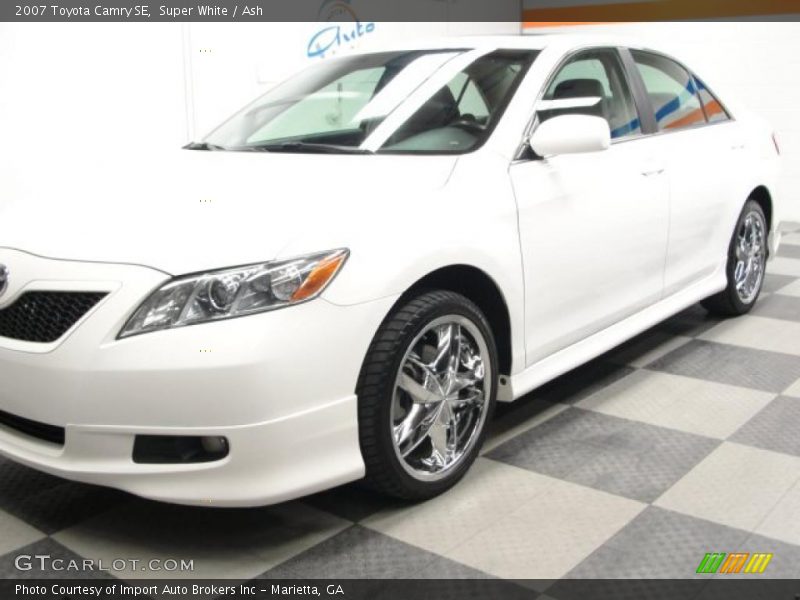Super White / Ash 2007 Toyota Camry SE