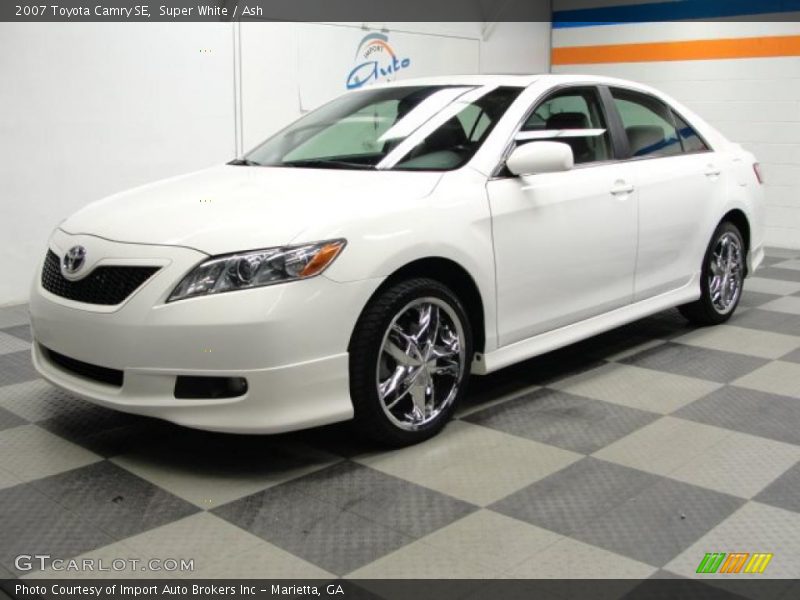 Super White / Ash 2007 Toyota Camry SE