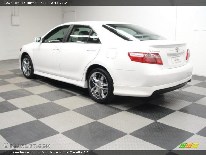 Super White / Ash 2007 Toyota Camry SE