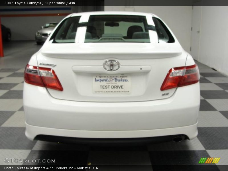 Super White / Ash 2007 Toyota Camry SE