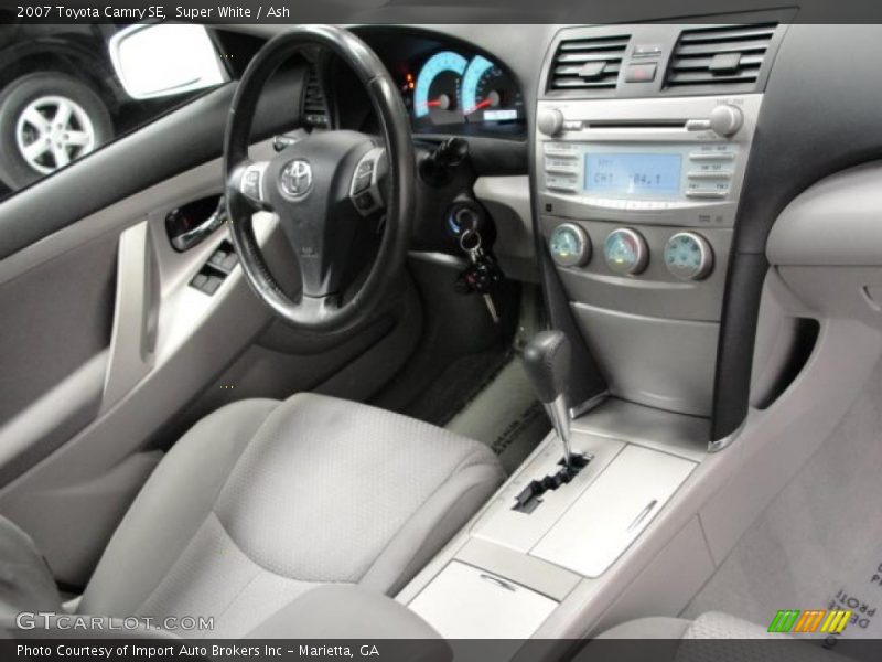 Super White / Ash 2007 Toyota Camry SE