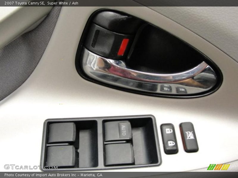 Super White / Ash 2007 Toyota Camry SE