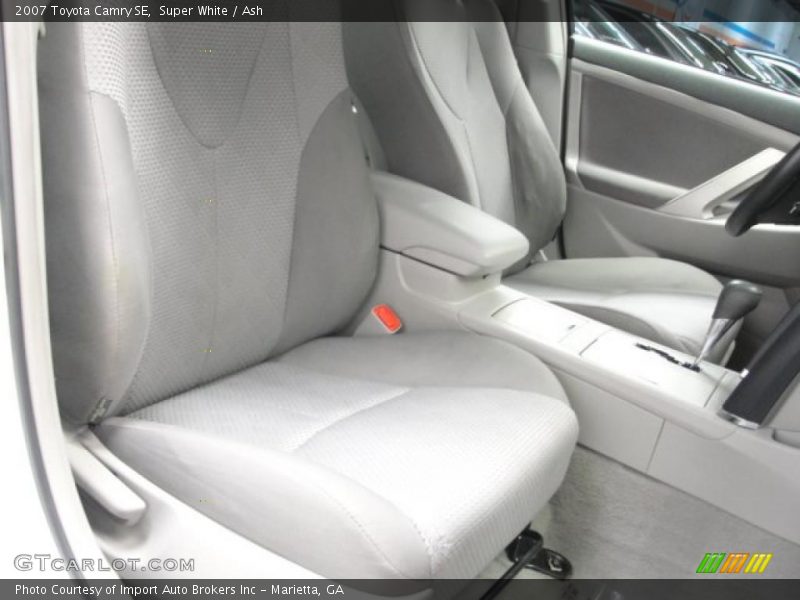 Super White / Ash 2007 Toyota Camry SE