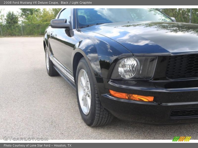 Black / Light Graphite 2008 Ford Mustang V6 Deluxe Coupe