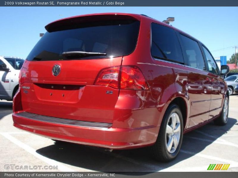 Pomegranate Red Metallic / Gobi Beige 2009 Volkswagen Routan SE