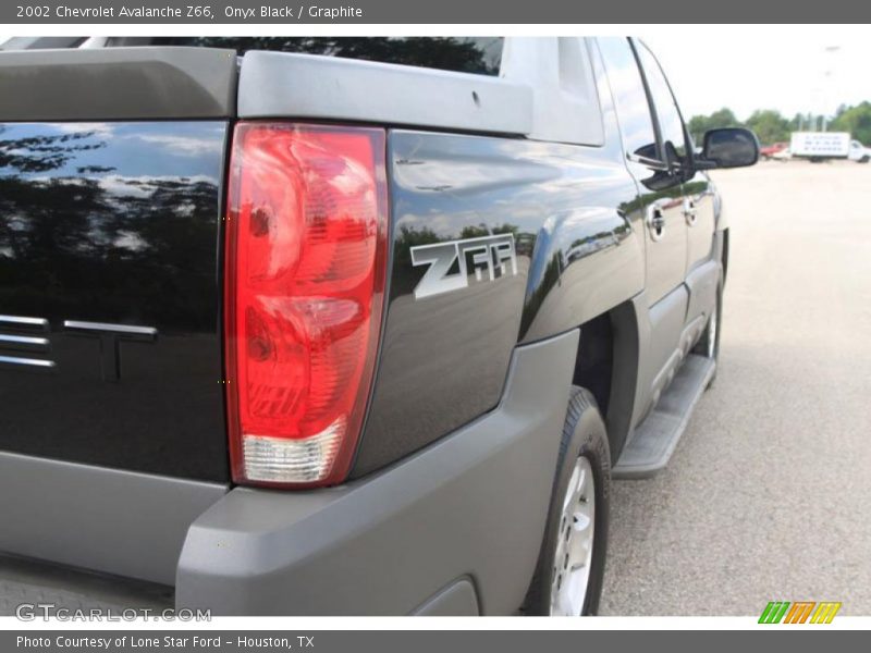 Onyx Black / Graphite 2002 Chevrolet Avalanche Z66