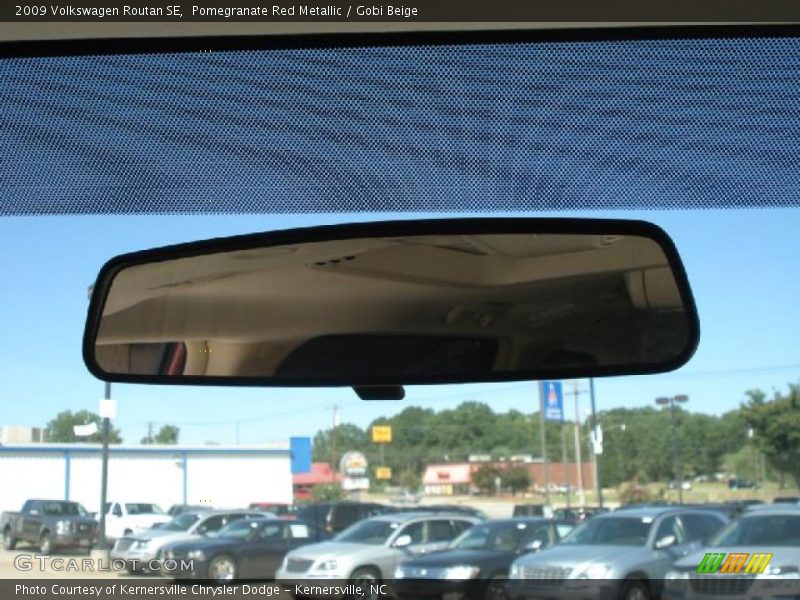 Pomegranate Red Metallic / Gobi Beige 2009 Volkswagen Routan SE