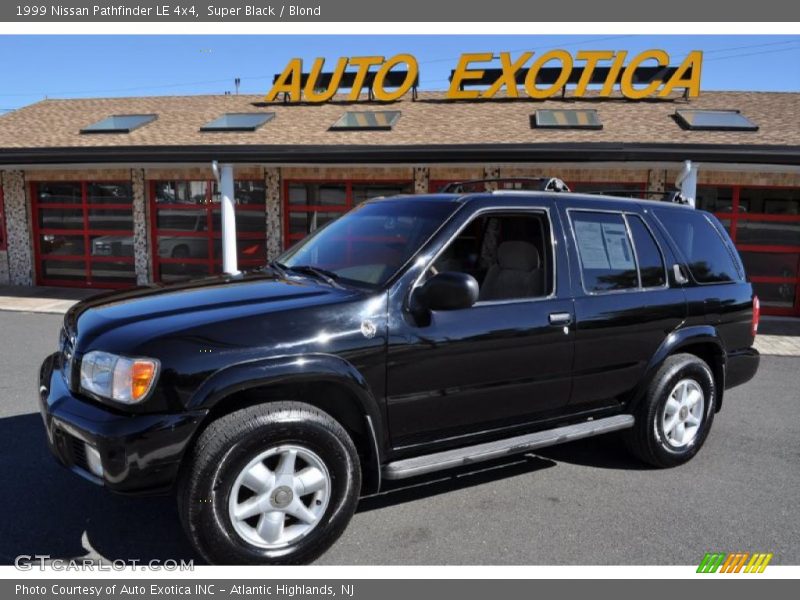 Super Black / Blond 1999 Nissan Pathfinder LE 4x4