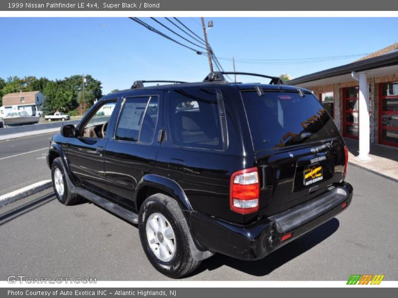 Super Black / Blond 1999 Nissan Pathfinder LE 4x4