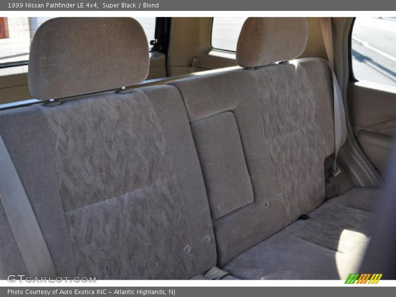 Super Black / Blond 1999 Nissan Pathfinder LE 4x4