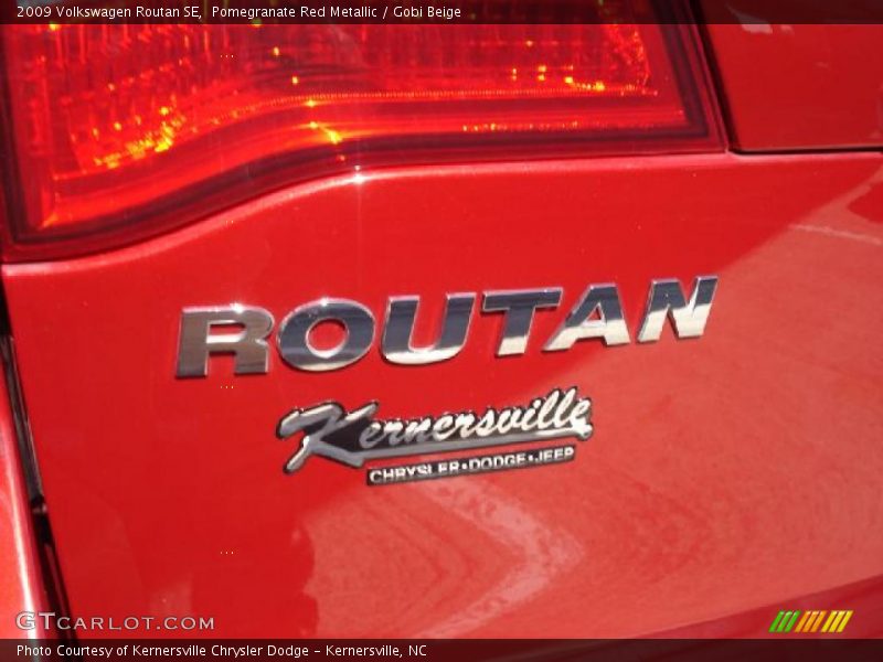 Pomegranate Red Metallic / Gobi Beige 2009 Volkswagen Routan SE