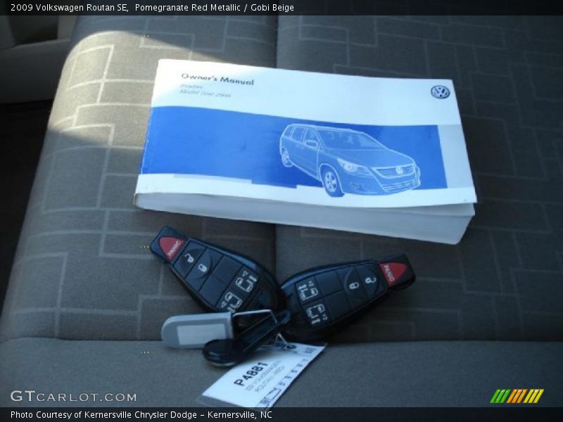 Pomegranate Red Metallic / Gobi Beige 2009 Volkswagen Routan SE