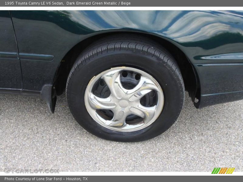 Dark Emerald Green Metallic / Beige 1995 Toyota Camry LE V6 Sedan