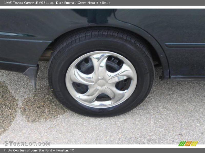 Dark Emerald Green Metallic / Beige 1995 Toyota Camry LE V6 Sedan