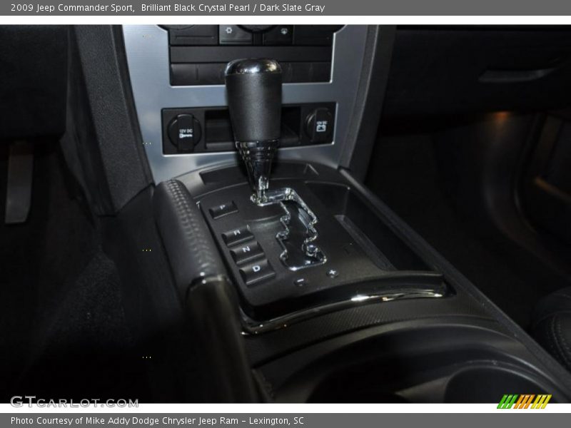 Brilliant Black Crystal Pearl / Dark Slate Gray 2009 Jeep Commander Sport