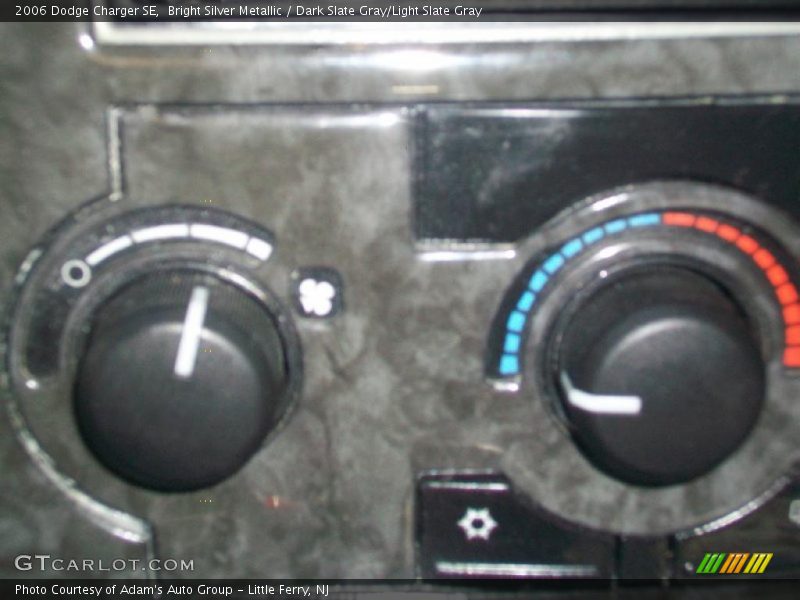 Bright Silver Metallic / Dark Slate Gray/Light Slate Gray 2006 Dodge Charger SE