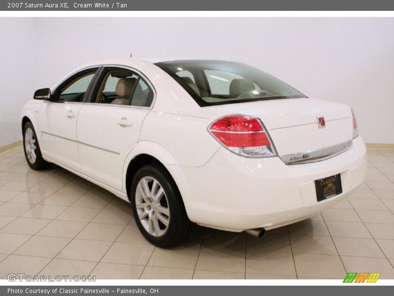 Cream White / Tan 2007 Saturn Aura XE