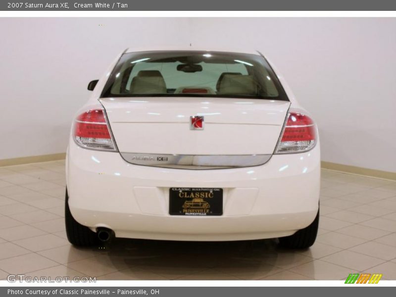 Cream White / Tan 2007 Saturn Aura XE