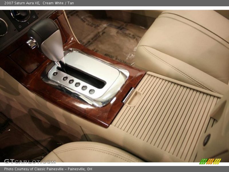 Cream White / Tan 2007 Saturn Aura XE