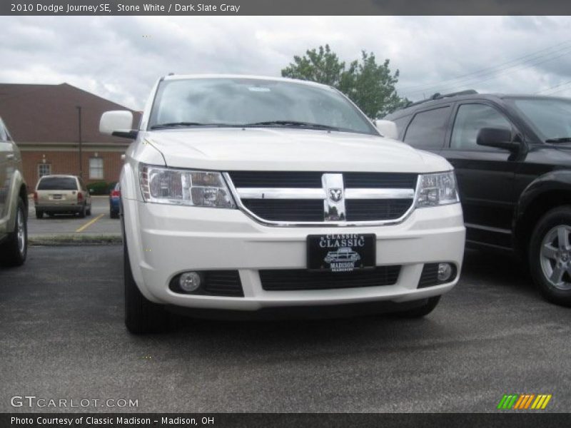 Stone White / Dark Slate Gray 2010 Dodge Journey SE