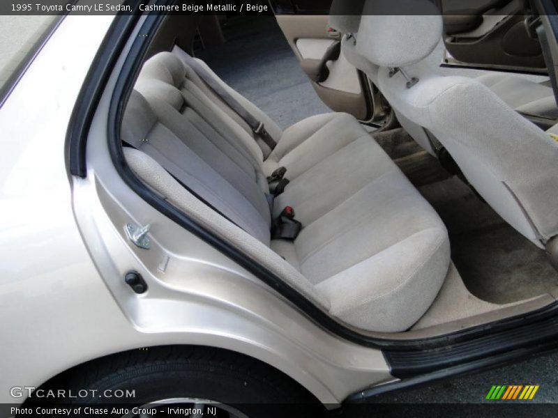 Cashmere Beige Metallic / Beige 1995 Toyota Camry LE Sedan
