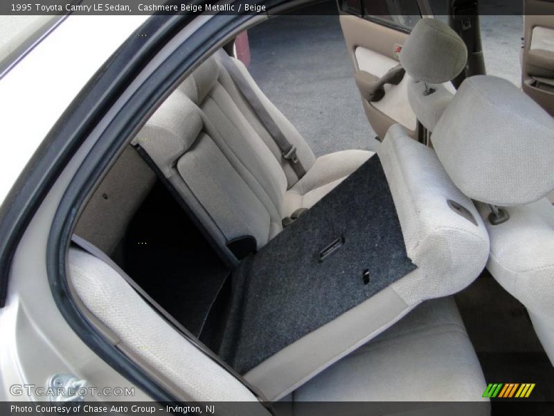 Cashmere Beige Metallic / Beige 1995 Toyota Camry LE Sedan