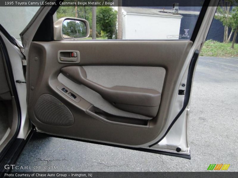 Cashmere Beige Metallic / Beige 1995 Toyota Camry LE Sedan