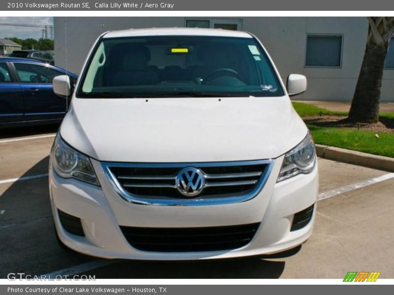 Calla Lilly White / Aero Gray 2010 Volkswagen Routan SE