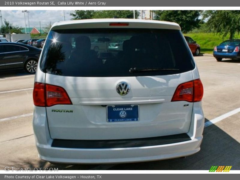 Calla Lilly White / Aero Gray 2010 Volkswagen Routan SE