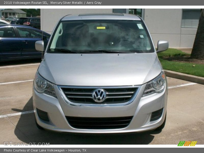 Mercury Silver Metallic / Aero Gray 2010 Volkswagen Routan SEL