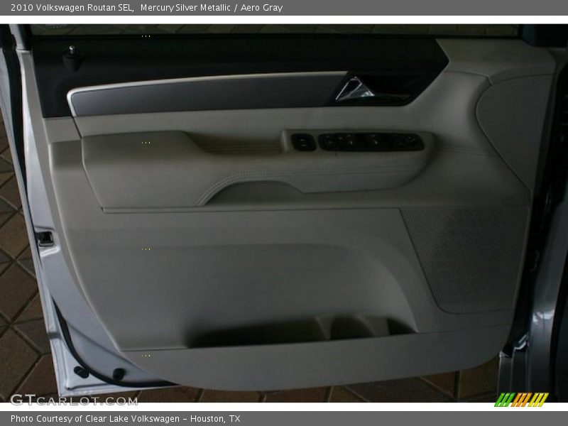 Mercury Silver Metallic / Aero Gray 2010 Volkswagen Routan SEL