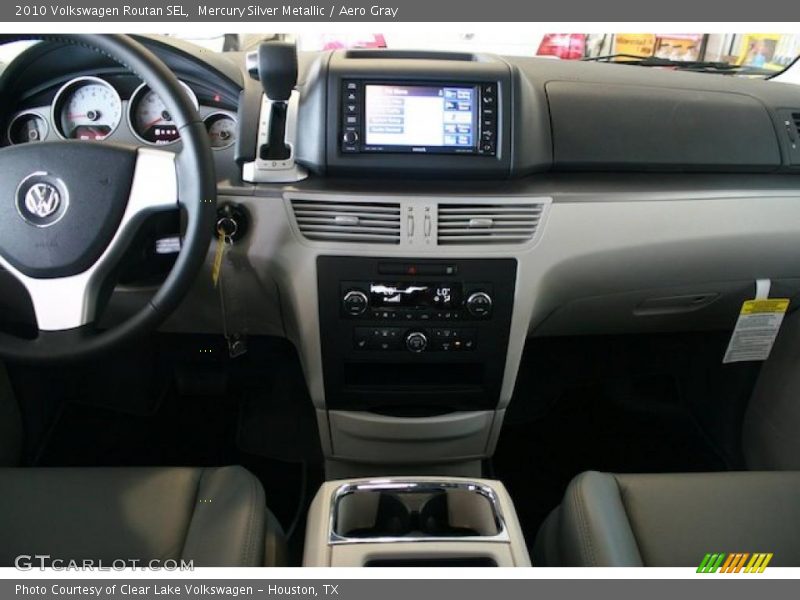 Mercury Silver Metallic / Aero Gray 2010 Volkswagen Routan SEL