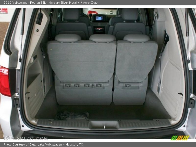 Mercury Silver Metallic / Aero Gray 2010 Volkswagen Routan SEL