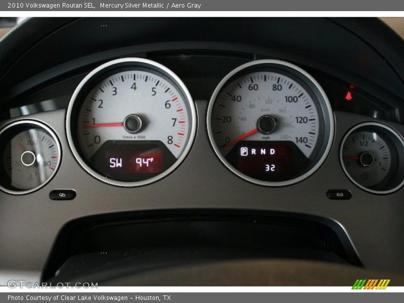 Mercury Silver Metallic / Aero Gray 2010 Volkswagen Routan SEL