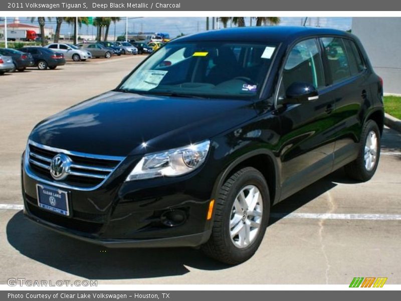 Deep Black Metallic / Charcoal 2011 Volkswagen Tiguan S