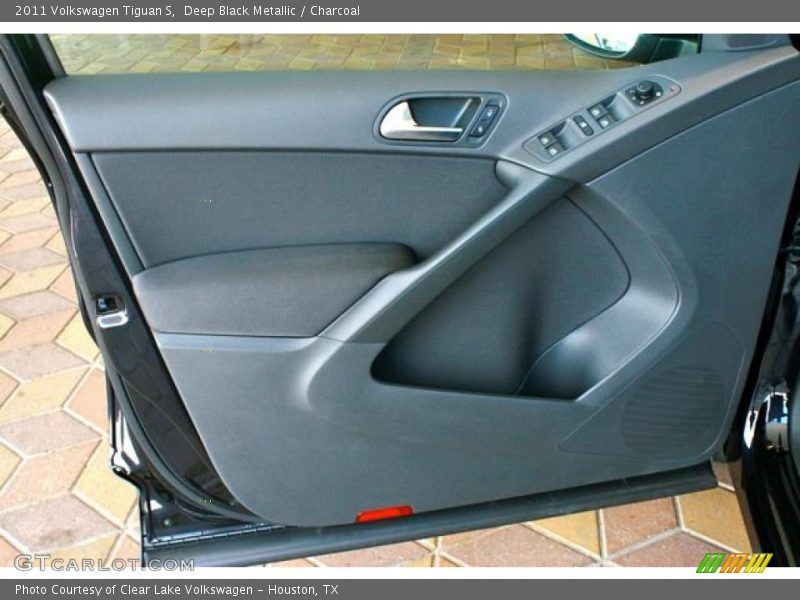 Deep Black Metallic / Charcoal 2011 Volkswagen Tiguan S
