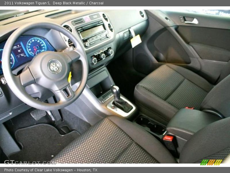 Deep Black Metallic / Charcoal 2011 Volkswagen Tiguan S