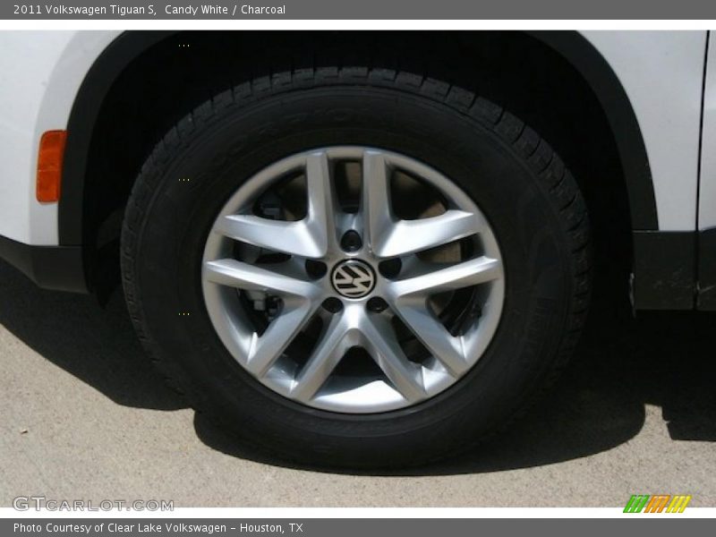 Candy White / Charcoal 2011 Volkswagen Tiguan S