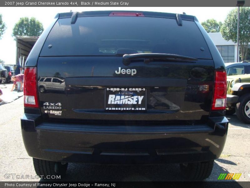 Black / Medium Slate Gray 2007 Jeep Grand Cherokee Laredo 4x4