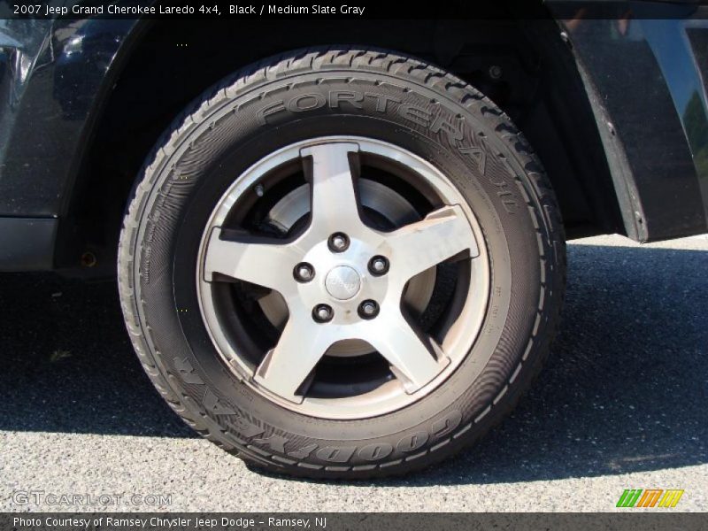 Black / Medium Slate Gray 2007 Jeep Grand Cherokee Laredo 4x4