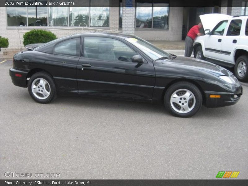 Black / Graphite 2003 Pontiac Sunfire
