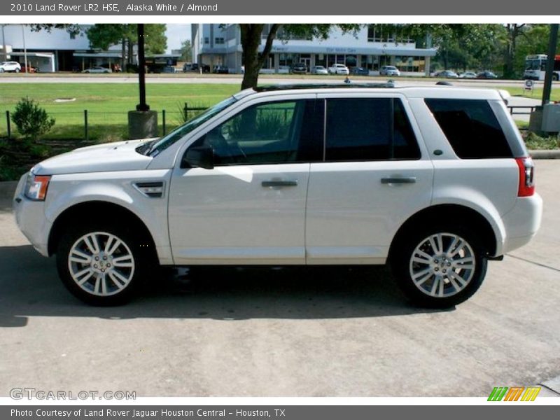 Alaska White / Almond 2010 Land Rover LR2 HSE