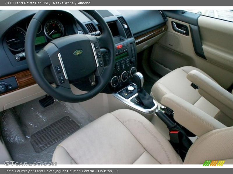 Alaska White / Almond 2010 Land Rover LR2 HSE