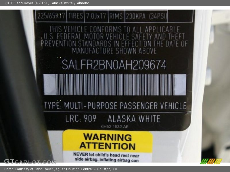 Alaska White / Almond 2010 Land Rover LR2 HSE