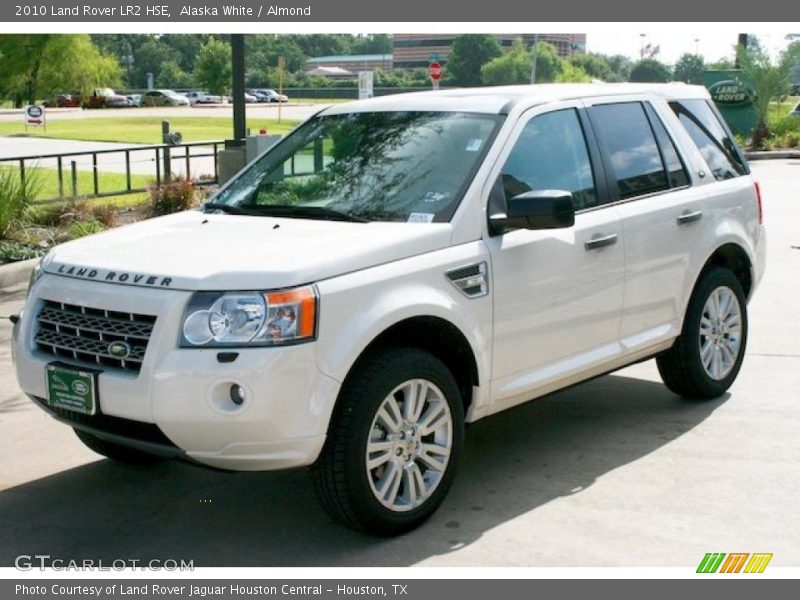 Alaska White / Almond 2010 Land Rover LR2 HSE