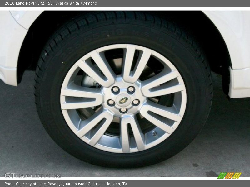 Alaska White / Almond 2010 Land Rover LR2 HSE